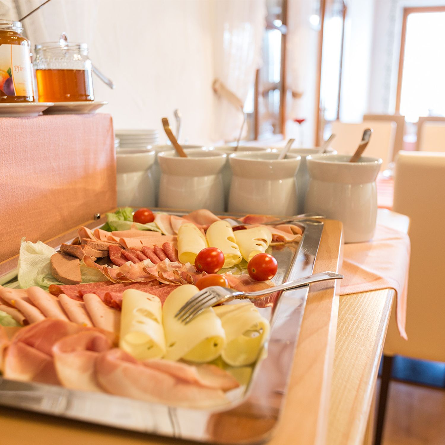 Frühstücksbufett im Gästehaus Almenrausch